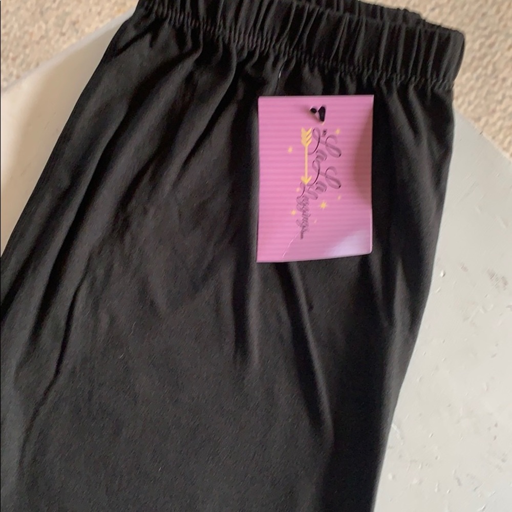 Capri Black Leggings